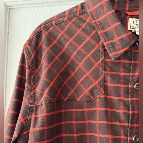 L.L. Bean Men's Casual Red Checkered Shirt Size XL - Picture 3 of 9